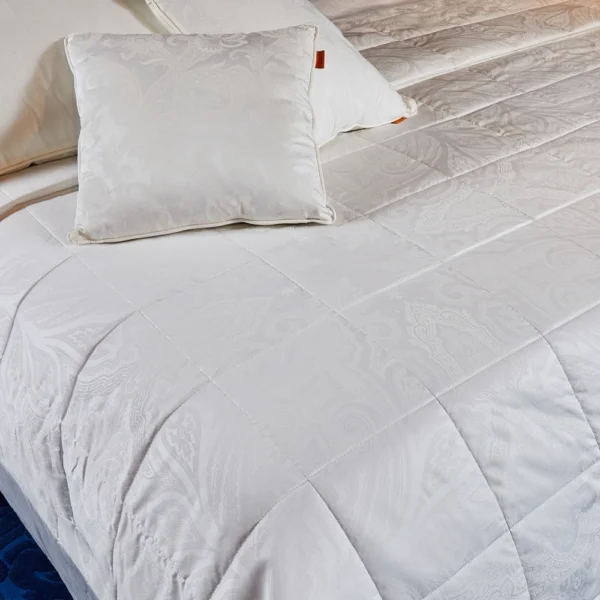 Gatsby Panel Quilted Bedcover - Image 2