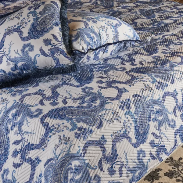 Loures Quilted Bedcover - Image 3