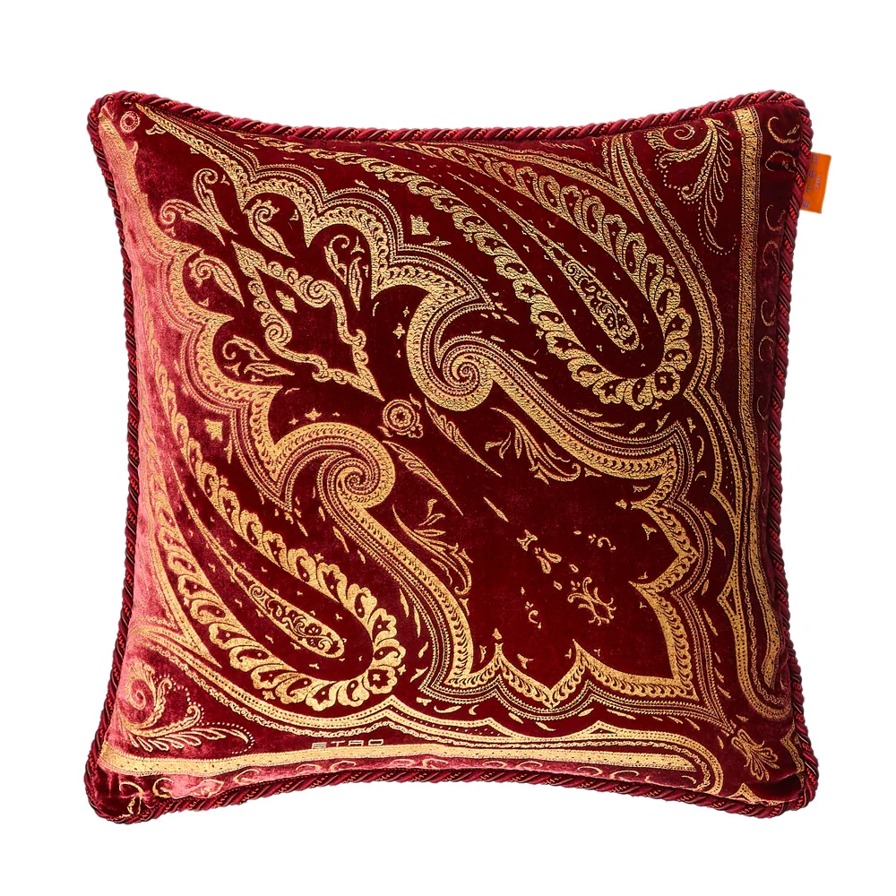 SANTACROCECUSHIONWITHCORD_MAIN