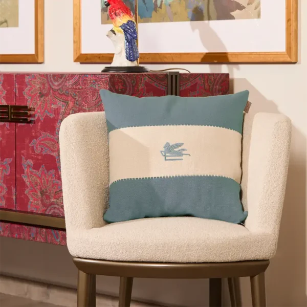 Linen Pegaso Embroidered Cushion - Image 3