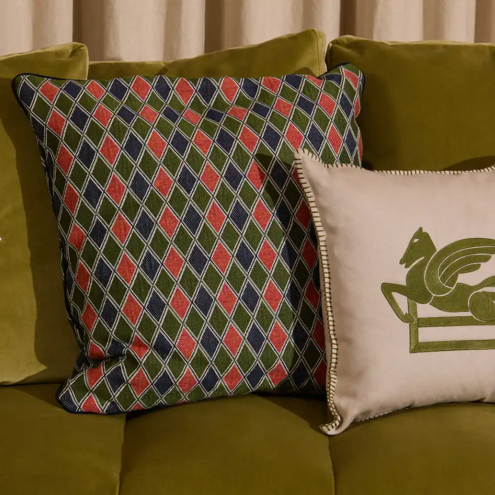 ORANGELYROMBOCUSHIONWCORD_MAIN