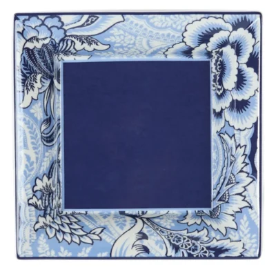 Blue and white decorative tray in Italian pattern